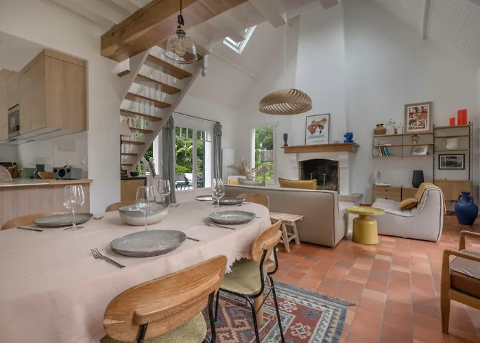 펜션 Maison Pour 8 - Piscine Chauffee - 100m De La *