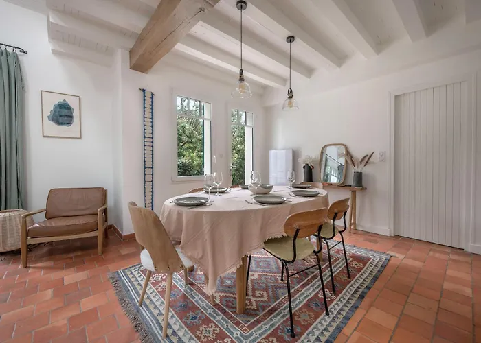 Maison Pour 8 - Piscine Chauffee - 100m De La *